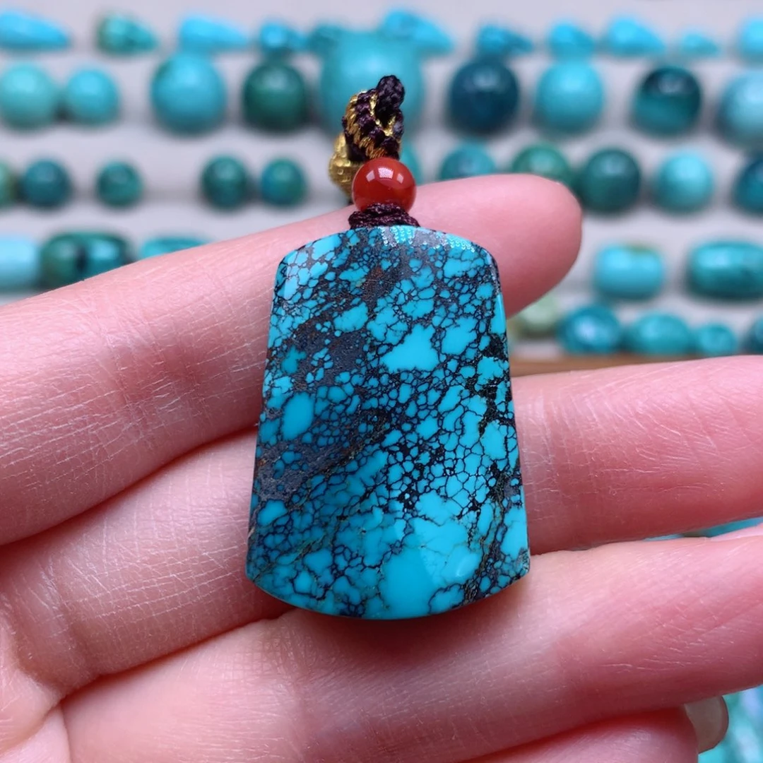 绿松石颈饰未镶嵌