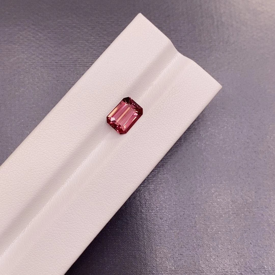 未镶嵌裸石碧玺2.16克拉