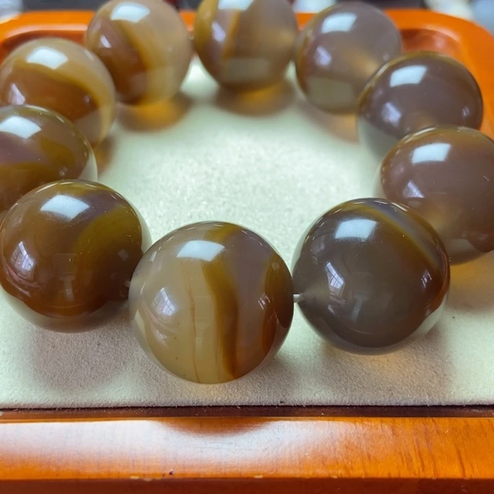 玛瑙/玉髓未镶嵌手串双色俏 冻肉天地 大珠串