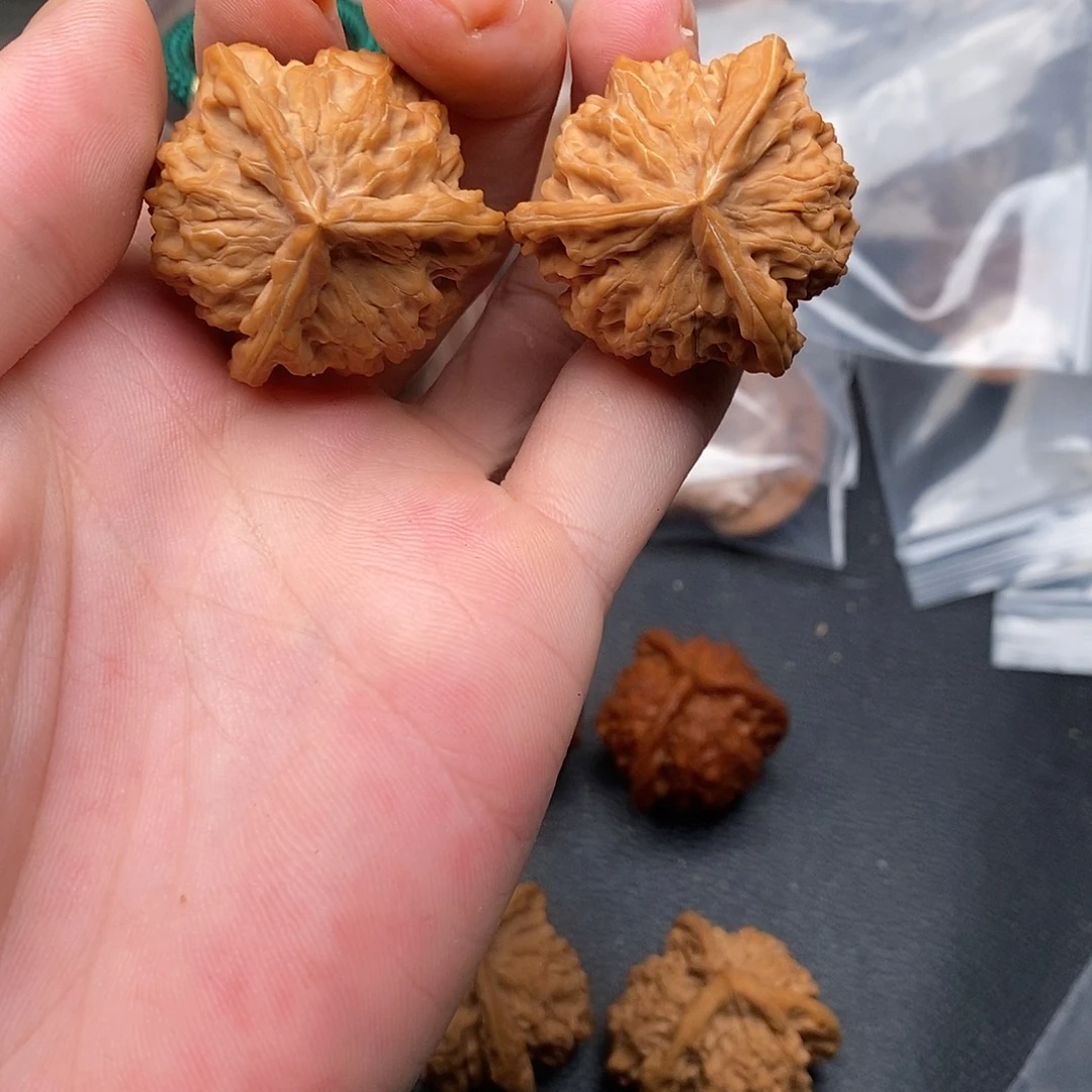 文玩核桃吊坠35球奔