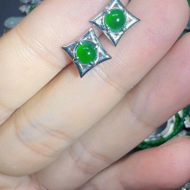 翡翠未镶嵌颈饰天然A货翡翠放漏