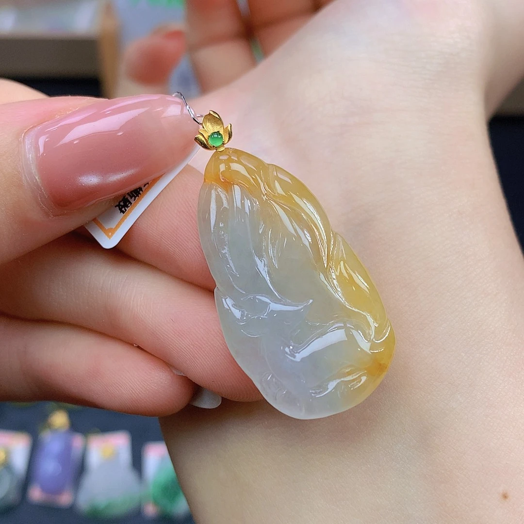 翡翠18K金镶嵌颈饰翡翠