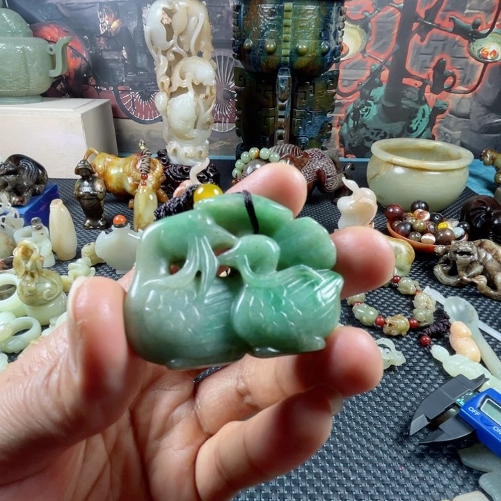 翡翠颈饰未镶嵌吊坠