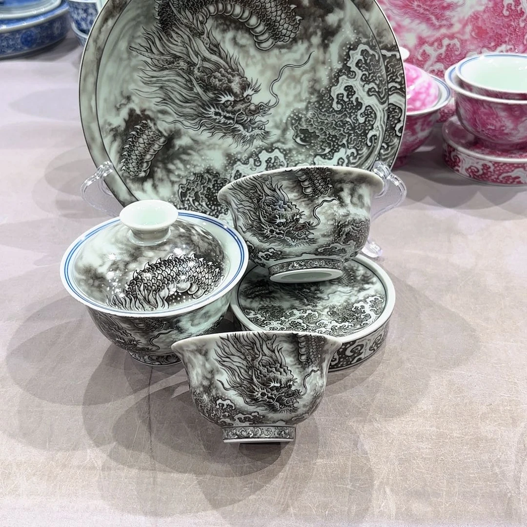 瓷片景德镇瓷器精品陈列