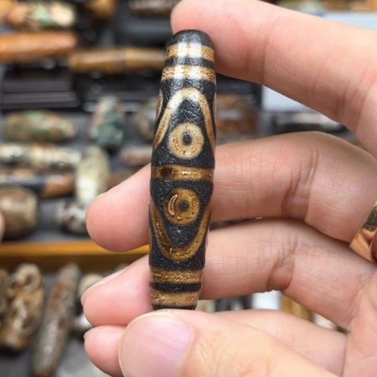 懿***）玛瑙/玉髓未镶嵌颈饰