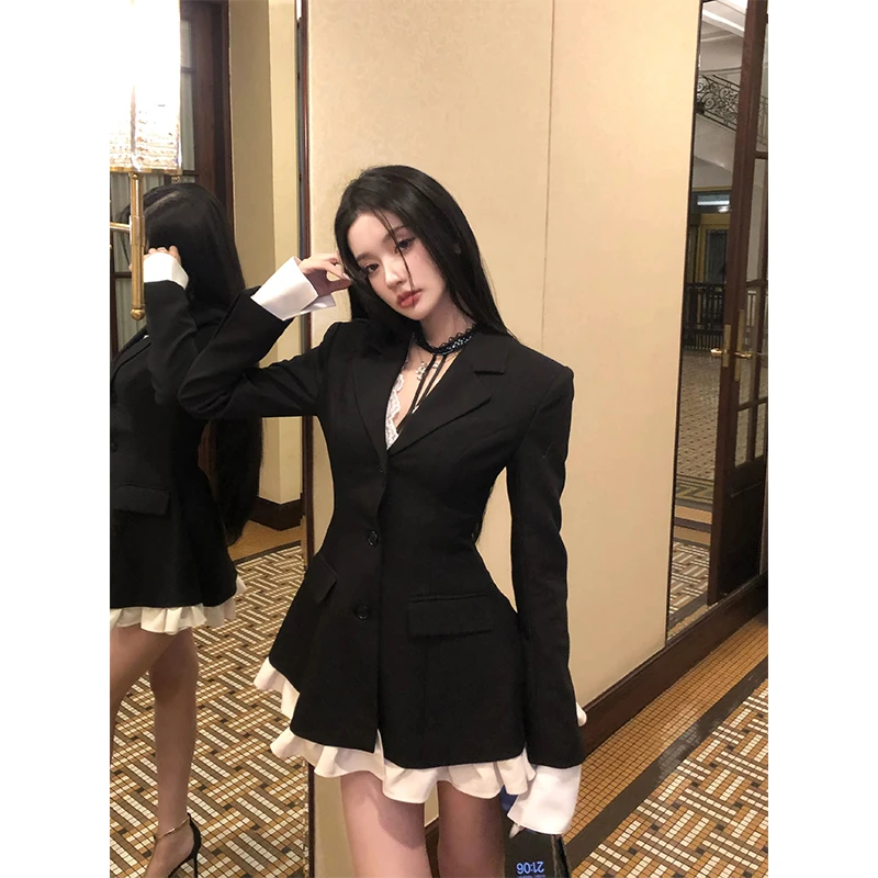 2025秋季新款时尚韩系洋气高级感御姐风黑色v领收腰西装A摆连衣裙