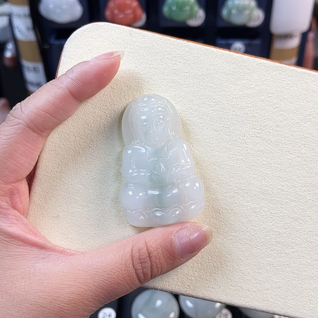 颈饰未镶嵌石英质玉