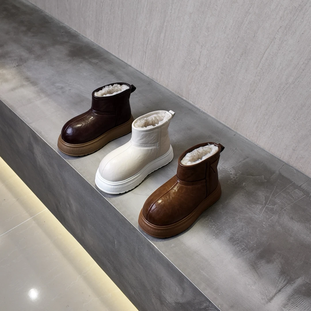“追雪系列“增高4.5cm手抓纹油纳皮短筒三色女款雪地靴3015-1