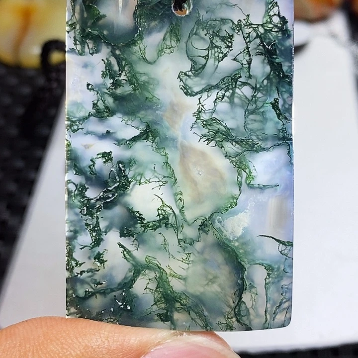 花***顺玛瑙/玉髓颈饰未镶嵌