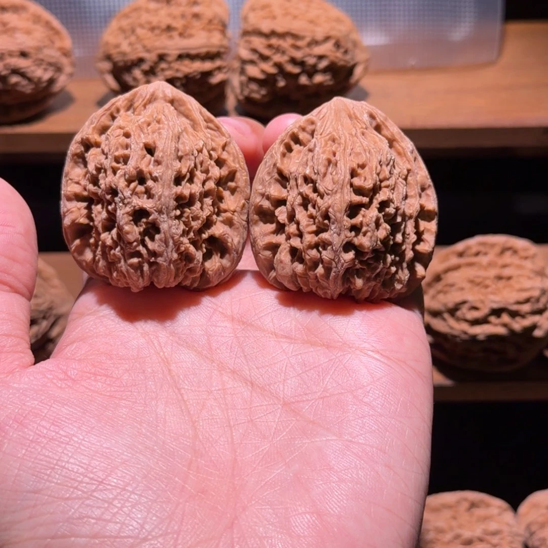 顾***歌吊坠桃核39南疆石