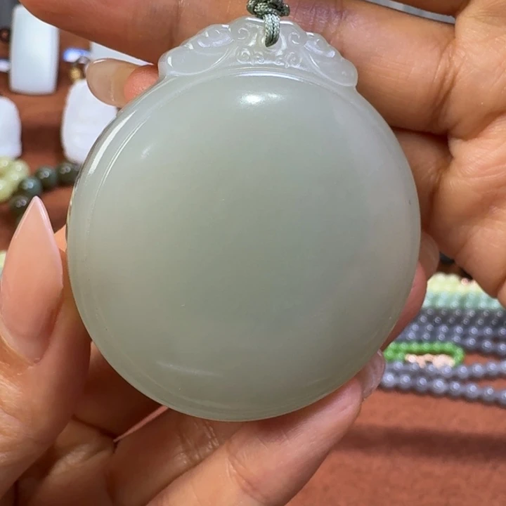 和田玉未镶嵌项链