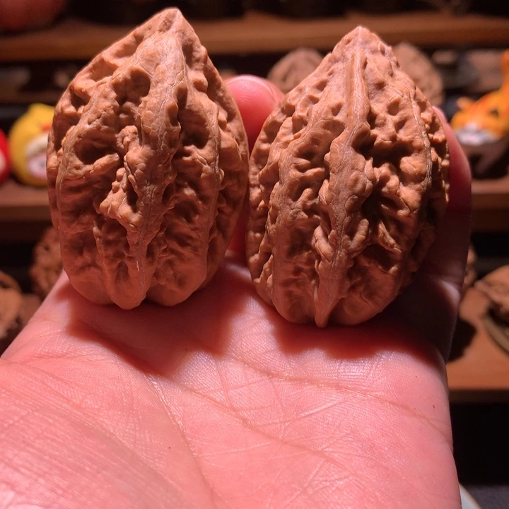 文玩核桃吊坠楸玥核61