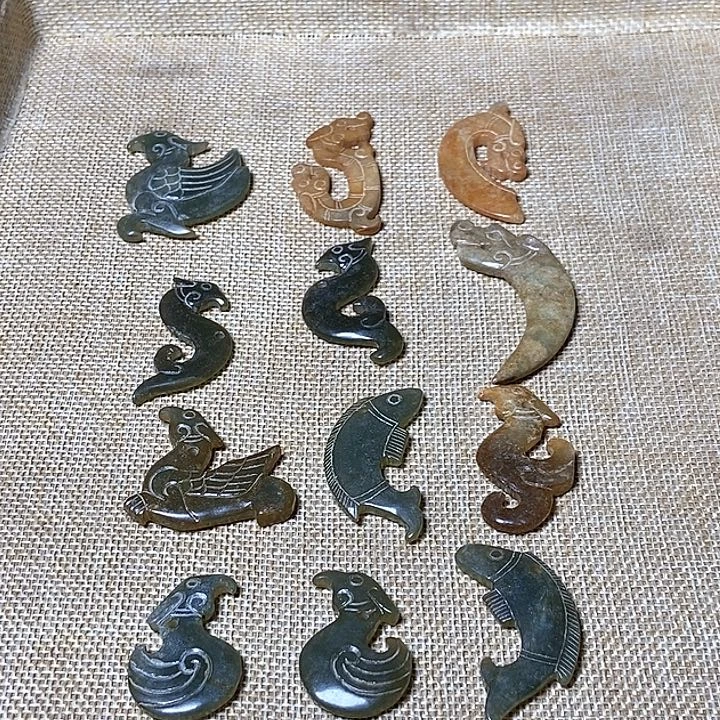 心***蕴和田玉未镶嵌颈饰