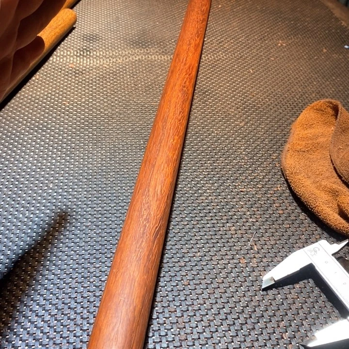 木木料长110厘米，直径3.2厘米