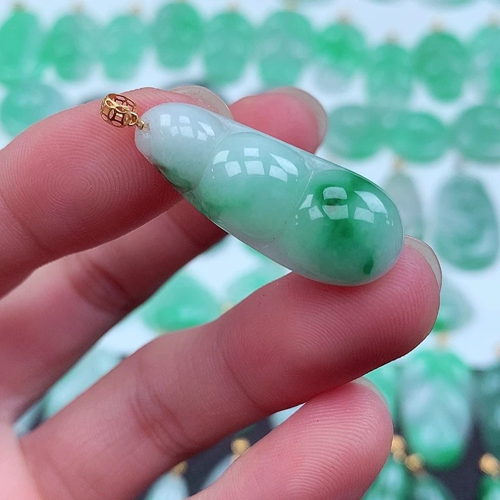 翡翠颈饰18K金镶嵌翡翠