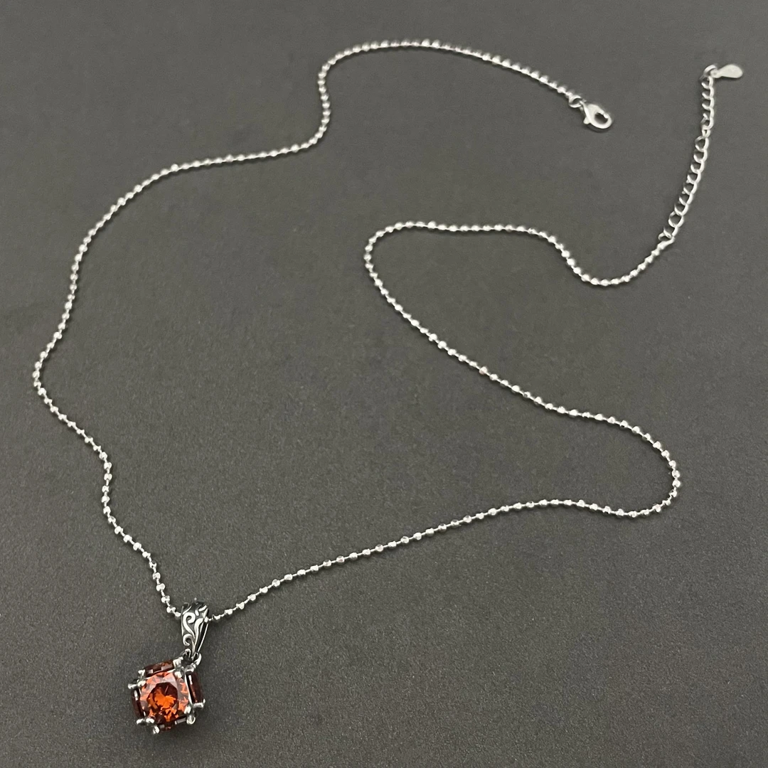 KADIPPAR/卡地派 坠链均925银合成锆石 红色孔明锁项链 KDP2411