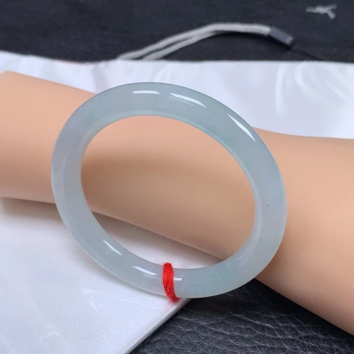 翡翠未镶嵌手镯（圆镯）