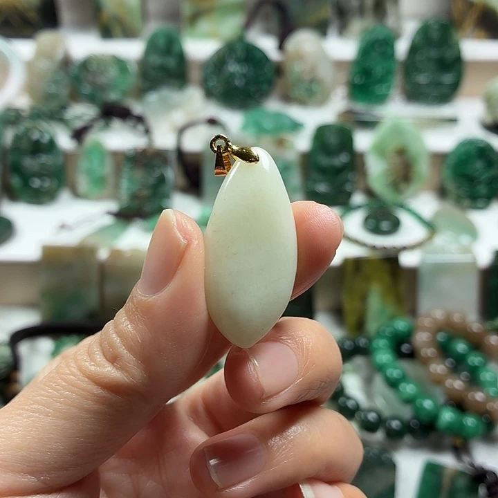 独山玉未镶嵌吊坠