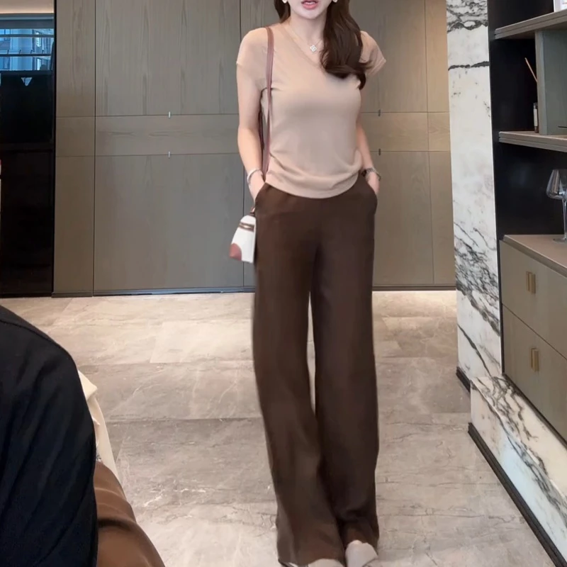 柔软亲肤设计感上衣T恤+垂感舒适气质裤子LK2504737