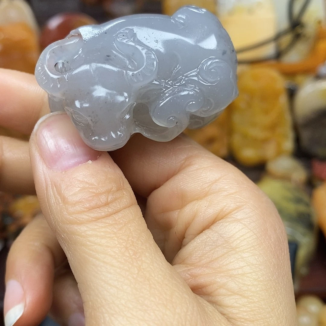 石英质玉（黄龙玉）颈饰未镶嵌