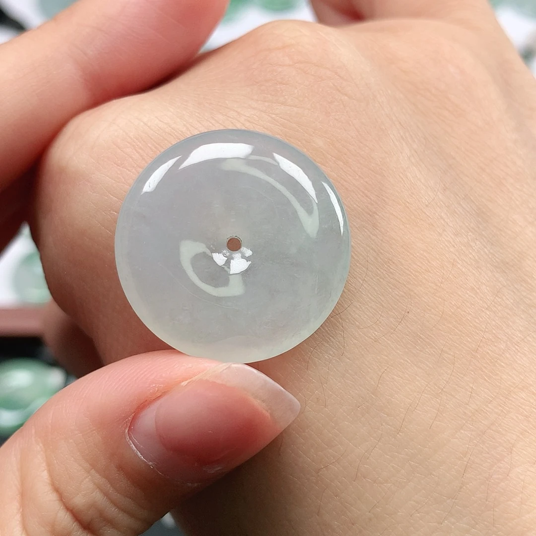 翡翠颈饰未镶嵌平安