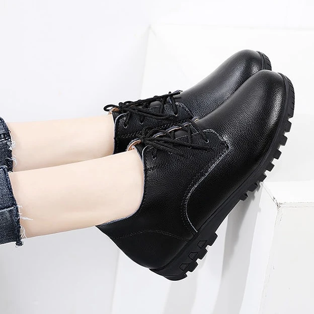 500单鞋女2025新款春秋中老年妈妈皮鞋平底软底防滑休闲女鞋