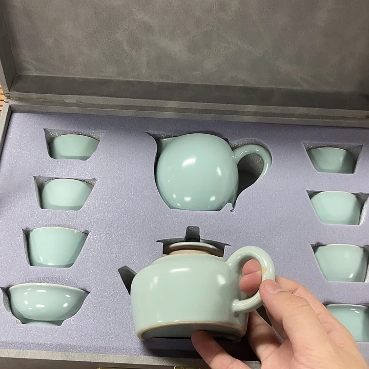 孤品茶具套装等。