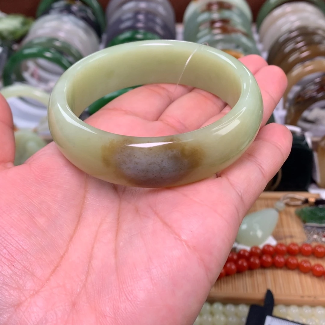 和田玉未镶嵌手镯62口径