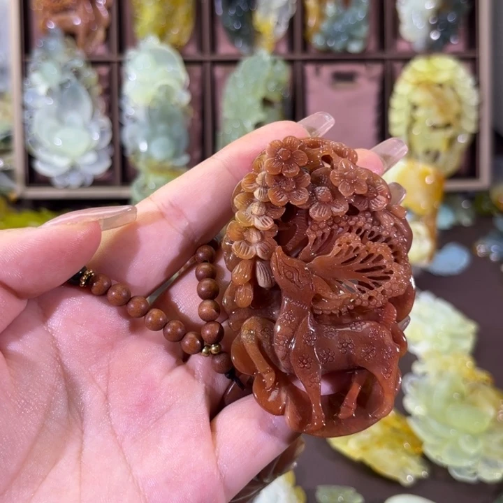 未镶嵌蛇纹石玉颈饰螣*