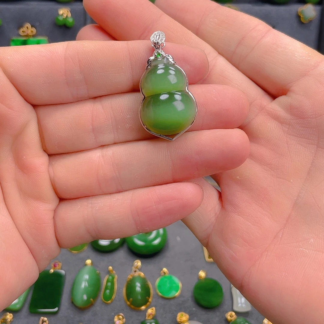 和田玉（碧玉）18K金镶嵌吊坠(不含链)