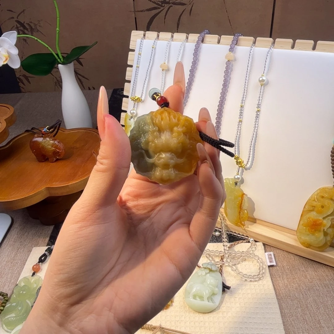 合金岫玉颈饰岫玉饰品01