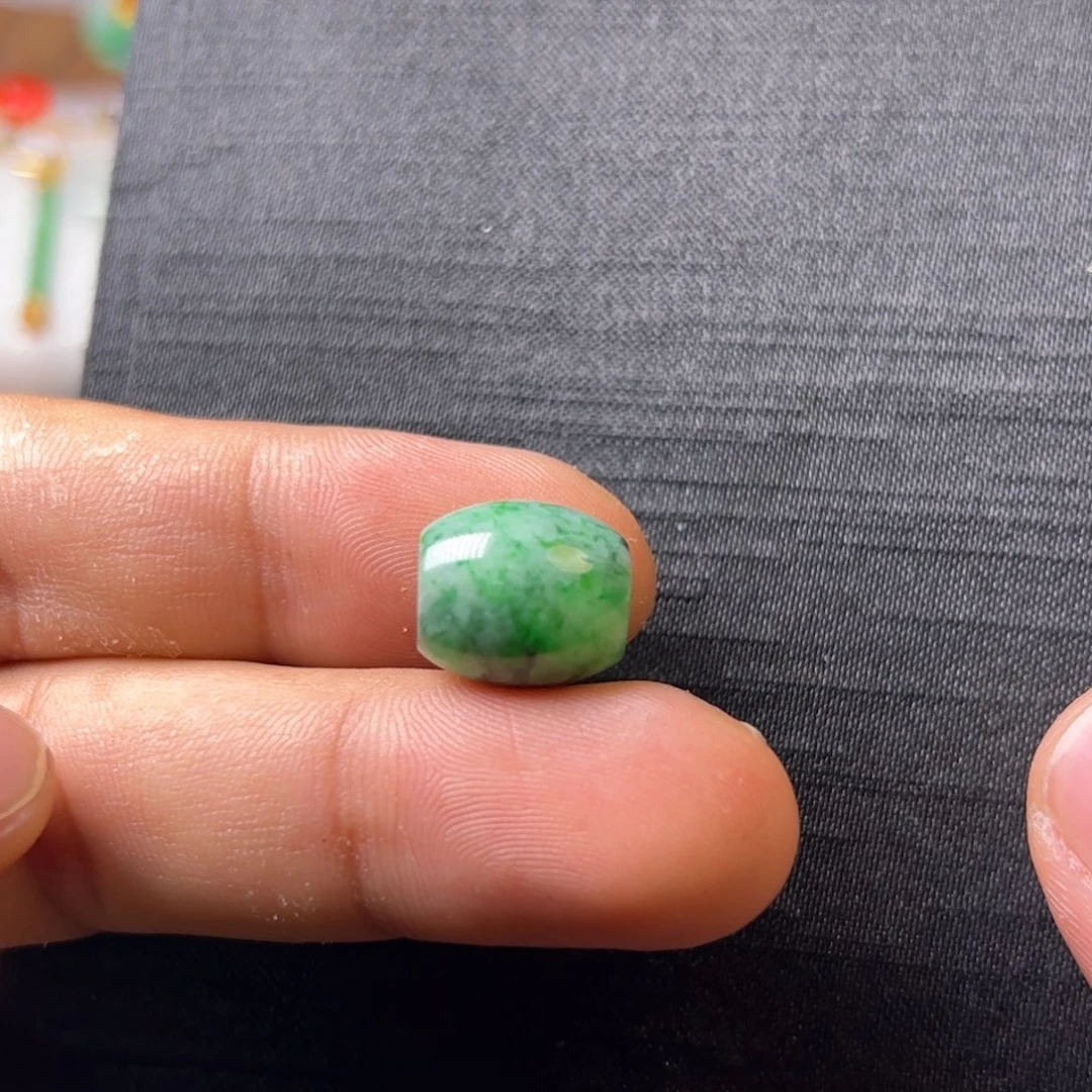 翡翠耳饰未镶嵌路路通吊坠