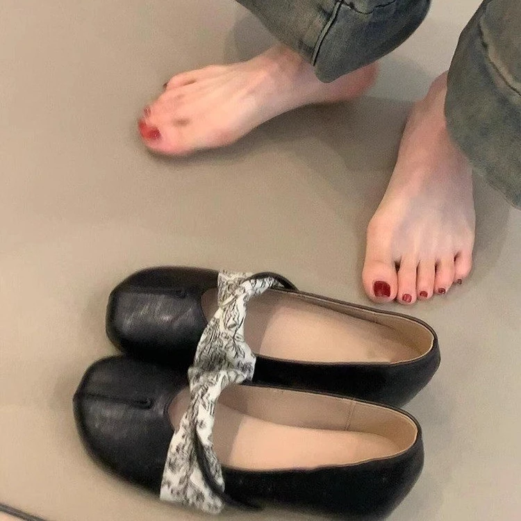 法式平底内增高浅口单鞋平底鞋女2025年春秋新款百搭圆头玛丽珍鞋