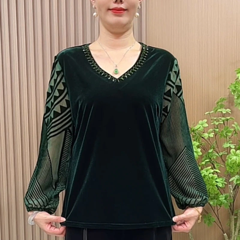 时尚打底衫女2025秋季中老年妈妈装秋装洋气大码V领百搭丝绒小衫