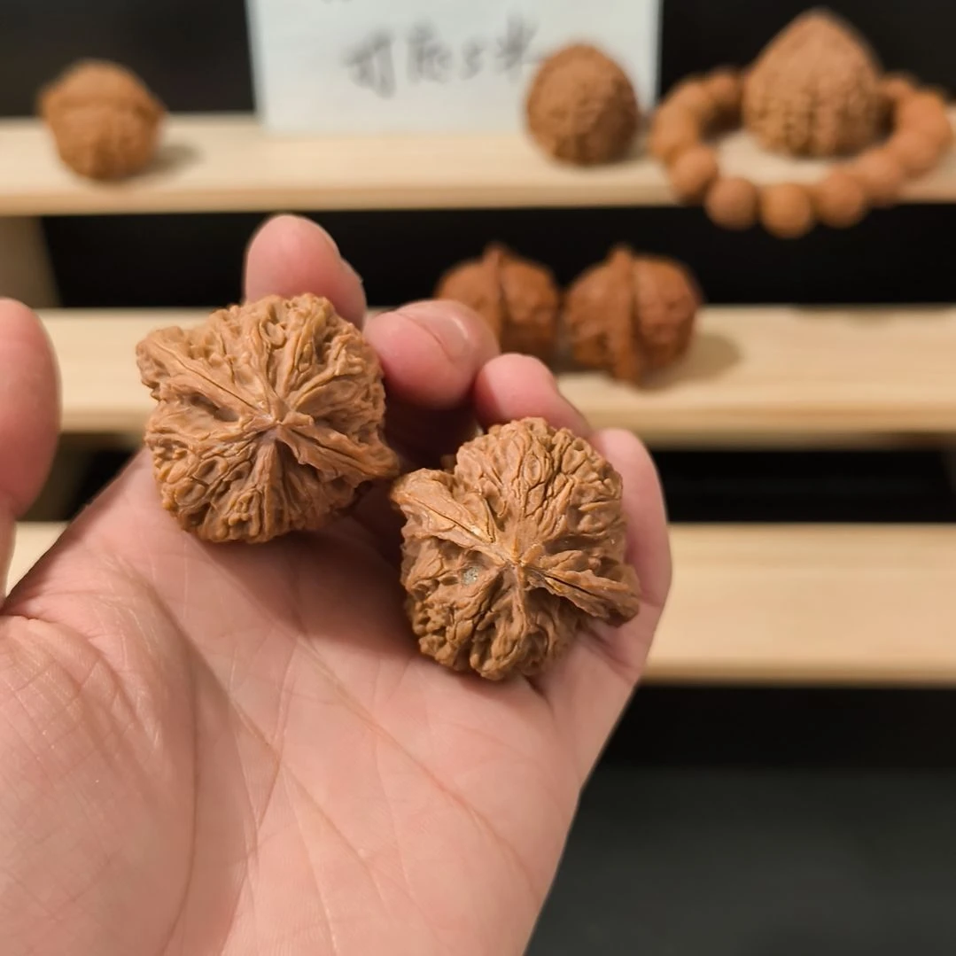 文玩核桃吊坠41南疆有黄