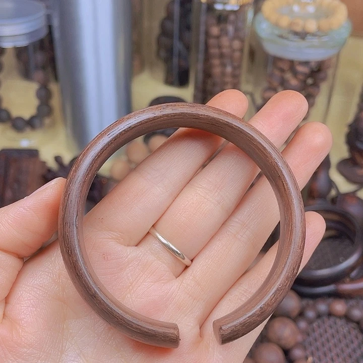 藤类黄****巴降真香黄油密结手镯