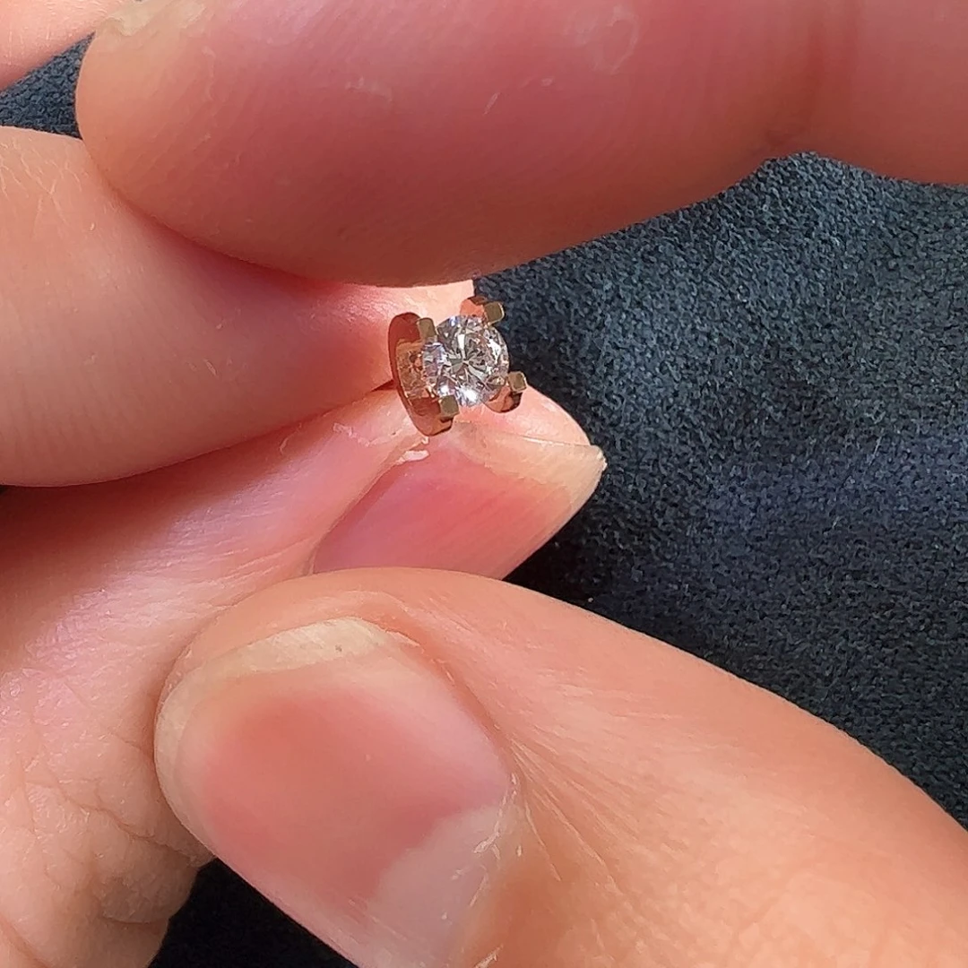 钻石耳饰18K金镶嵌单只20分玫瑰金FG一只直针