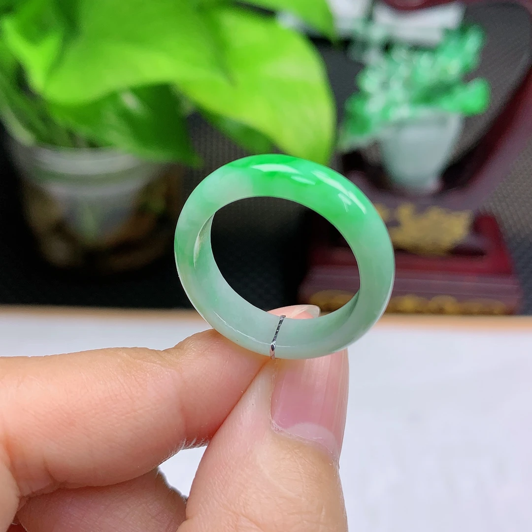 A00248天然缅甸翡翠A阳绿带洒金戒指玉戒圈19圈内径18.8mm