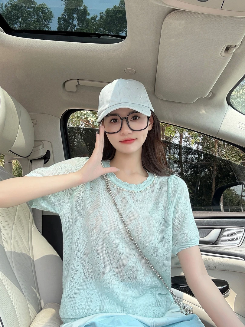 网红炸街新款独特漂亮小衫短袖女款爆款2025新款夏季针织打底衫