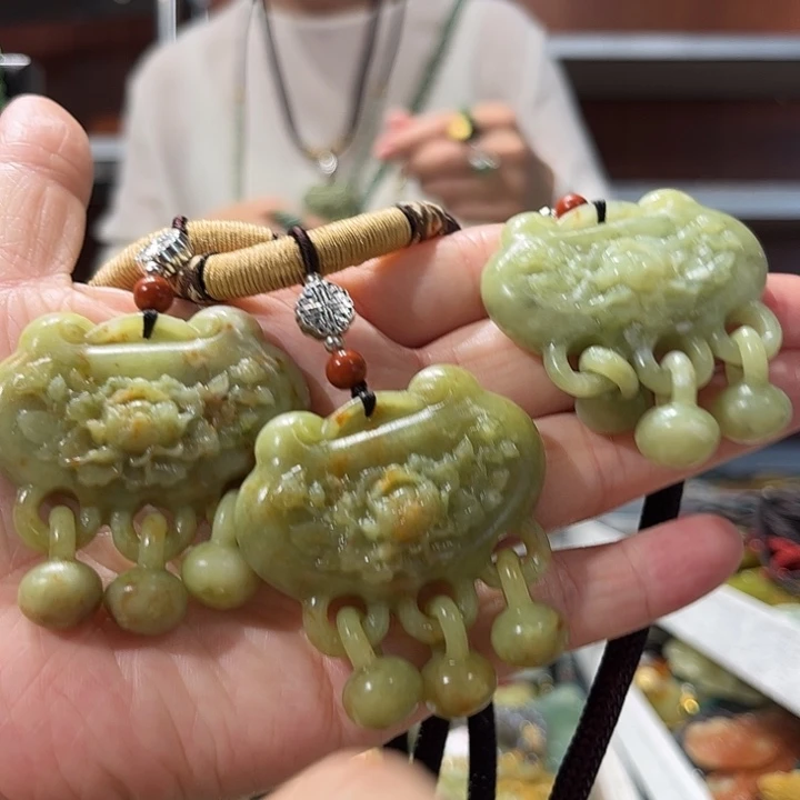 岫玉未镶嵌毛衣链