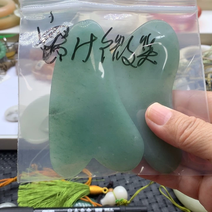 石英质玉z z z z z z z z未镶嵌蜜**笑