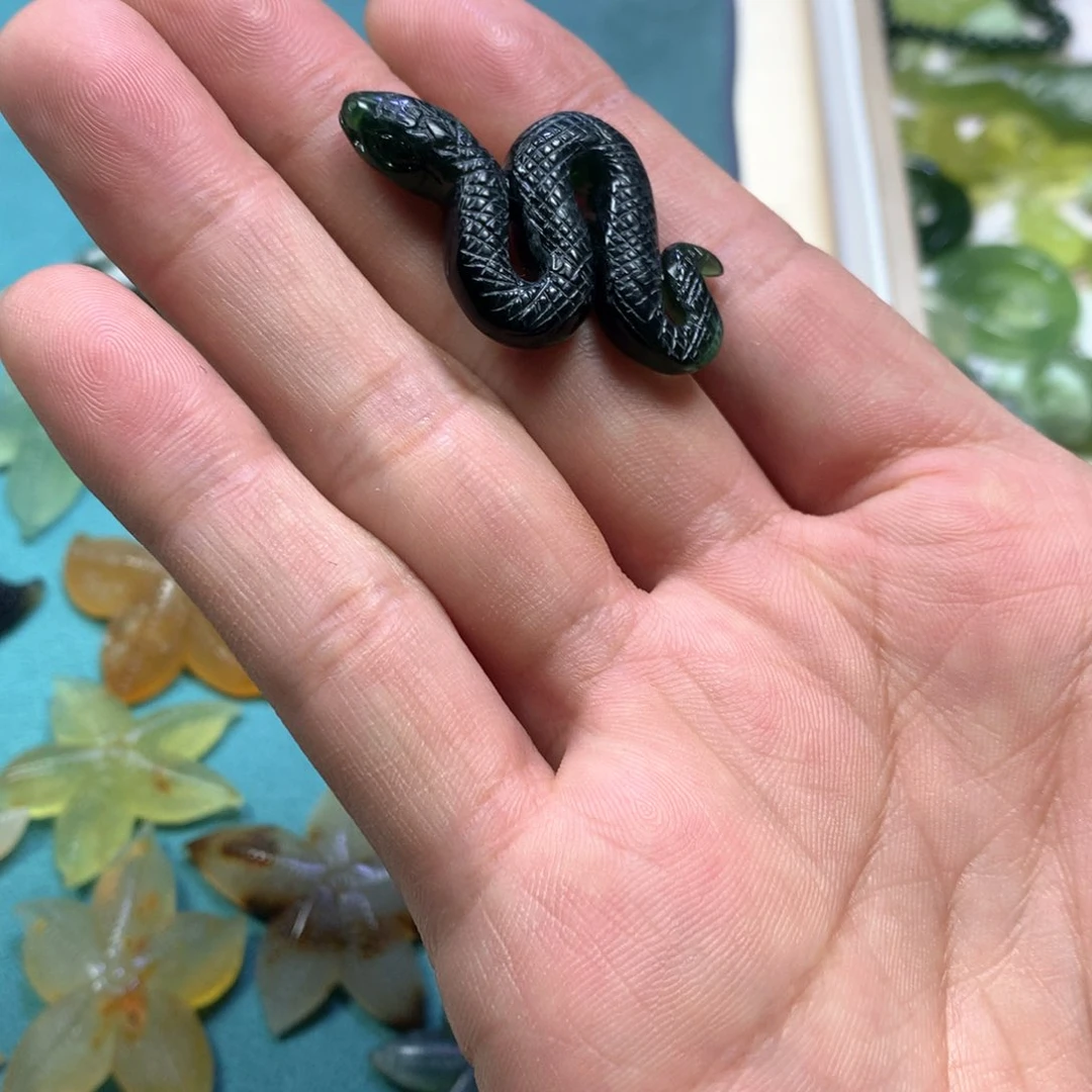 岫玉颈饰未镶嵌༺****蛇