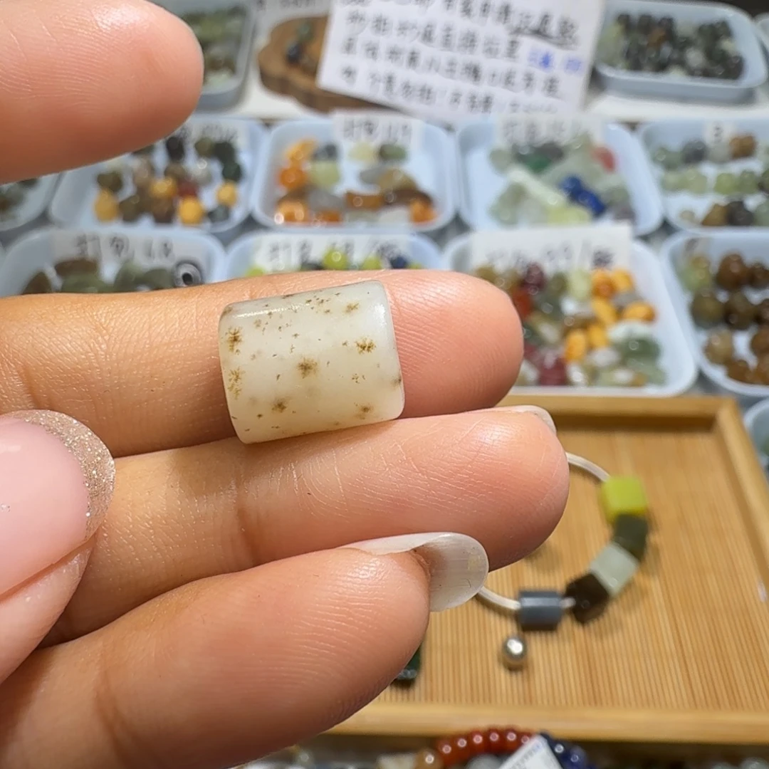 和田玉未镶嵌珠宝奇石