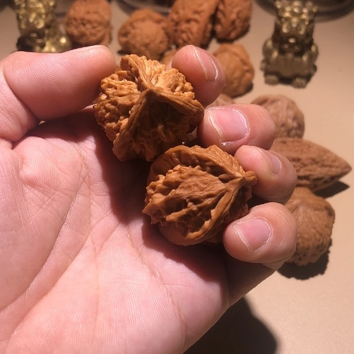 鲤***愿大叶紫檀（黑酸枝木类）让棱