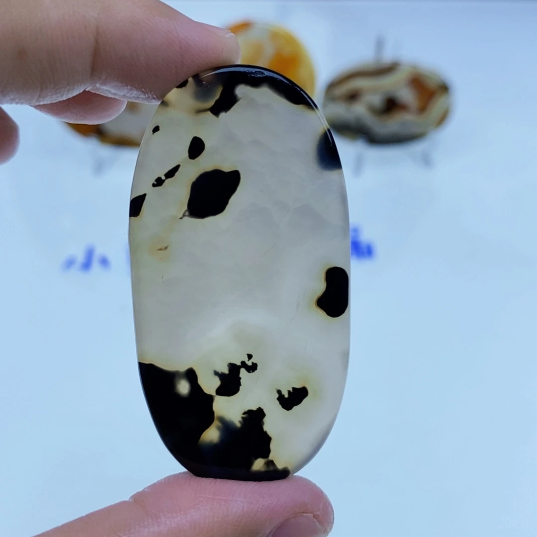 玛瑙/玉髓未镶嵌珠宝半成品