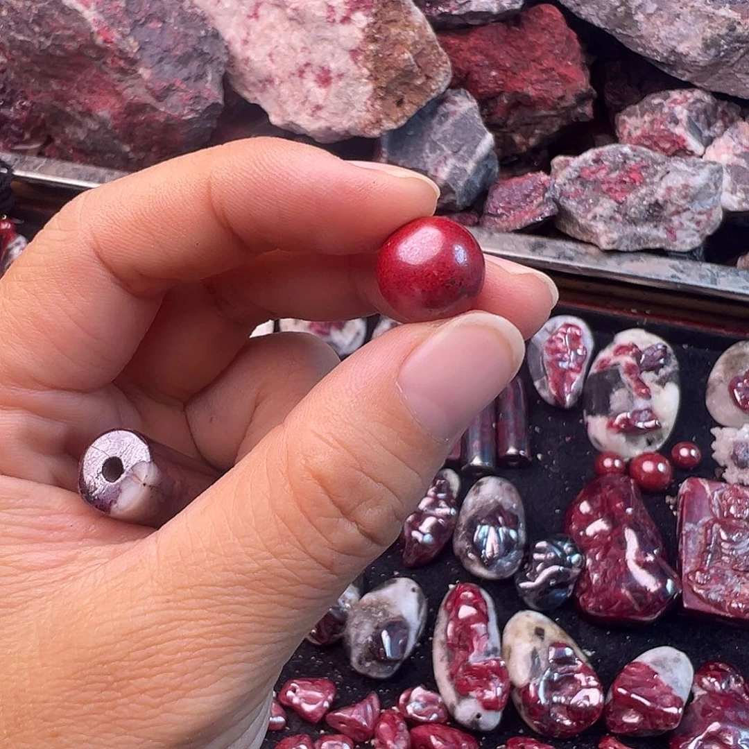 被***子天然辰砂天然原矿朱砂珠珠
