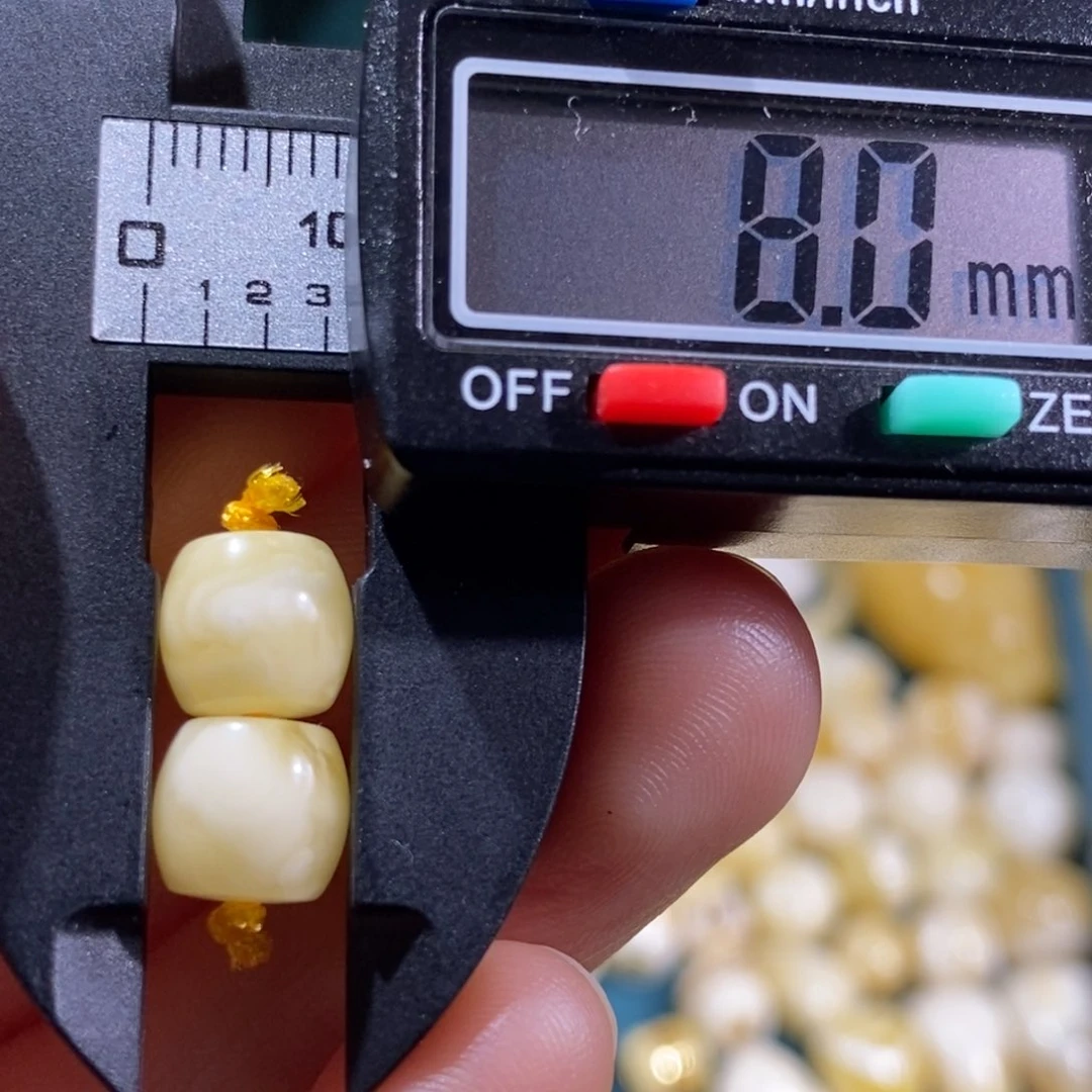 蜜蜡裸石未镶嵌配饰