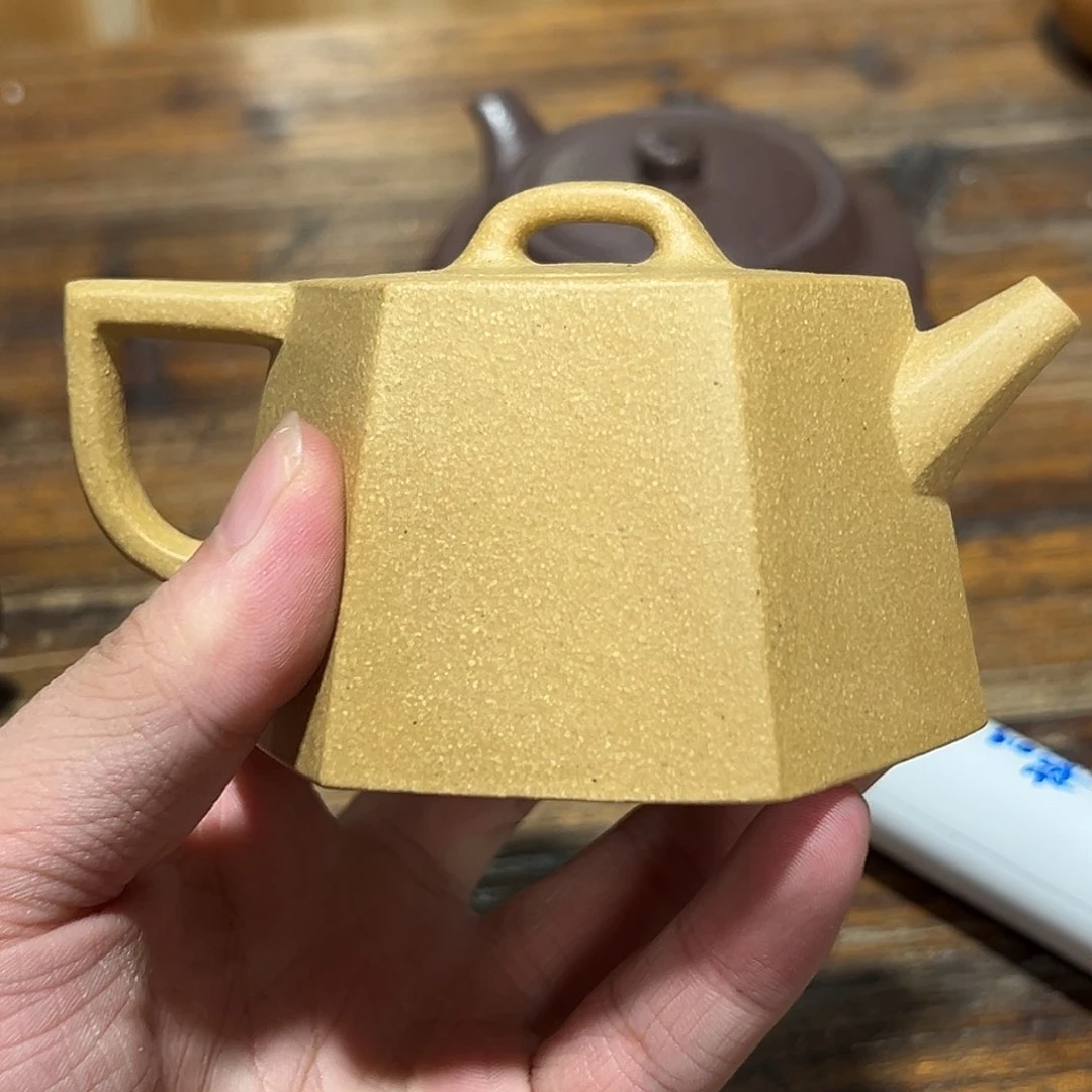 茶壶紫砂紫砂的味道很