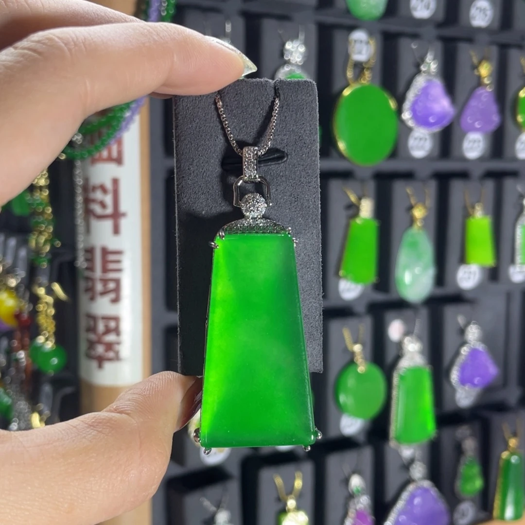 银S925镶嵌翡翠耳饰240