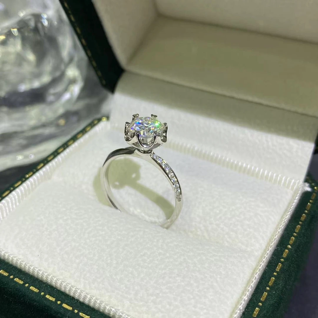 925银莫桑石银制品 【小天鹅女戒】1克拉 经典时尚 /合成碳硅石